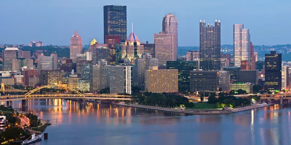 Pittsburgh horizonte panorama . — Foto de Stock