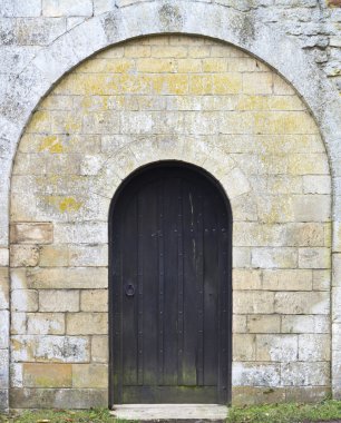eski siyah ahşap kapı