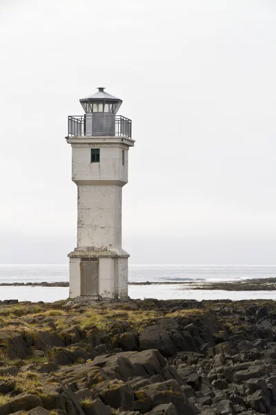 Старый исландский маяк — стоковое фото