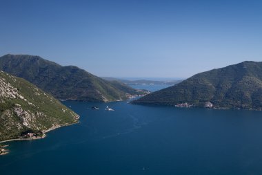 Boğaz bir Kotor Körfezi