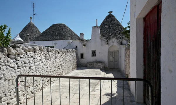 Güney İtalya'ya seyahat. Alberobello