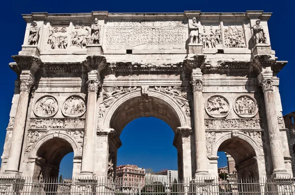 Constantin brána v Římě čelní pohled — Stock fotografie
