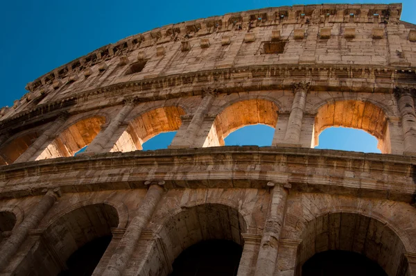 Starożytnego amfiteatru rzymskiego colloseum, Rzym — Zdjęcie stockowe