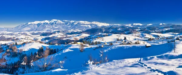 Bucegi montañas paisaje panorama en Rumania —  Fotos de Stock