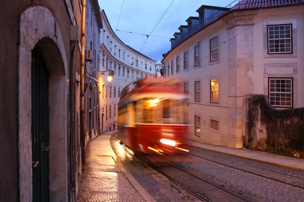 Rozmazane Lizbony tramwaj — Zdjęcie stockowe