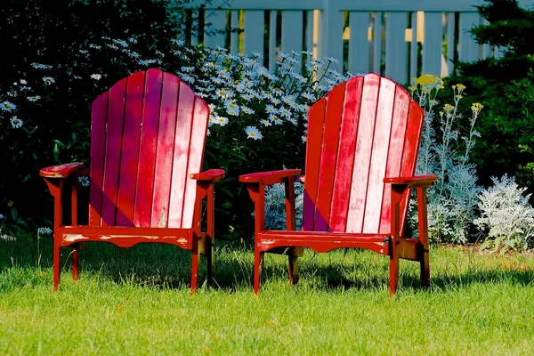 Rote Stühle Stockbild