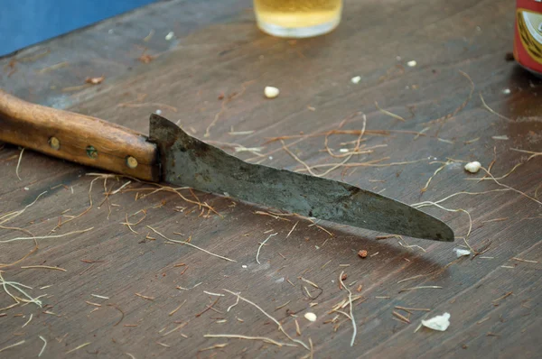 Cuchillo sobre la mesa — Foto de Stock
