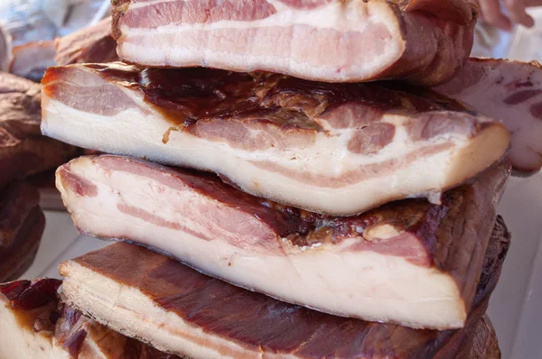 Fechar de muitos bacon delicioso — Fotografia de Stock