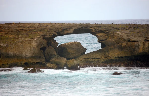 Hole in Cliff, Laie point, Hawaii — Stock Photo, Image