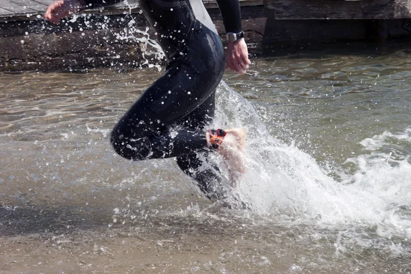 Бег в воде — стоковое фото