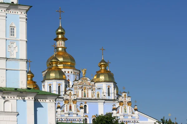 Kloster St. Michael mit goldener Kuppel — Stockfoto