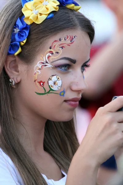 Vackra ukrainska fan flicka — Stockfoto