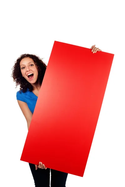 Mulher gritando mostrando cartaz sinal em branco vermelho isolado — Fotografia de Stock