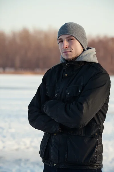 Homem no inverno — Fotografia de Stock