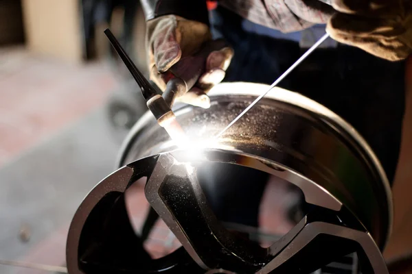 Lichtmetalen wielen reparatie — Stockfoto