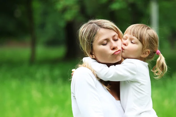 Young mother with his daughter — Stock Photo, Image