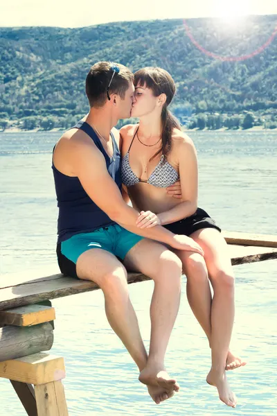 Young kissing couple — Stock Photo, Image