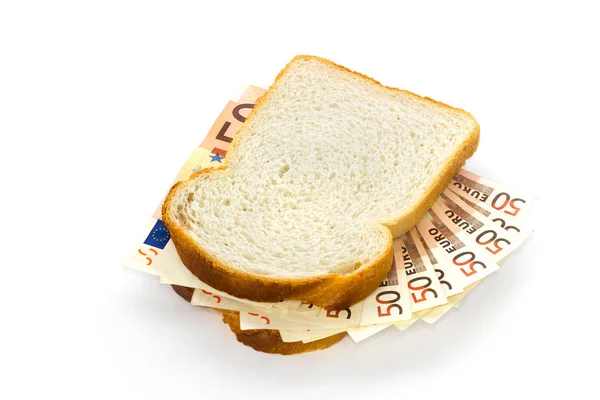 Fette di pane con ripieno sandwich di banconote in euro — Foto Stock
