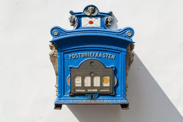 Caixa de correio pública alemã velha — Fotografia de Stock