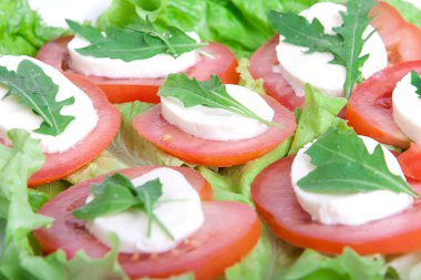 Caprese salatası