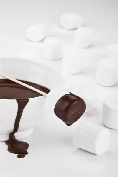 Marshmallows com chocolate — Fotografia de Stock