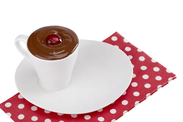 Tazza di cioccolato su un piatto con tovagliolo — Foto Stock