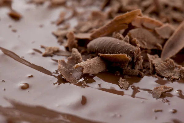 溶かされたチョコレートとすりおろしたチョコレート — ストック写真