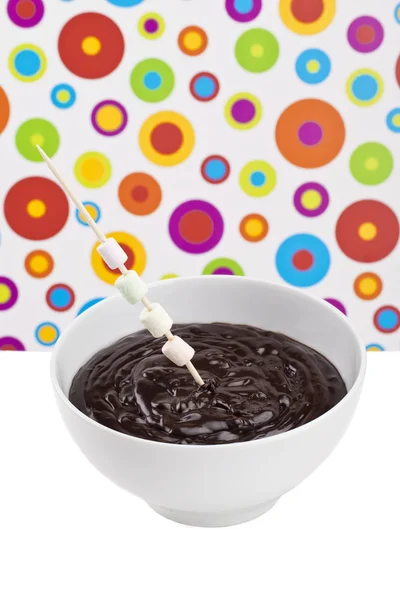 Kleine Marshmallows-Stick und geschmolzene Schokolade Schüssel — Stockfoto
