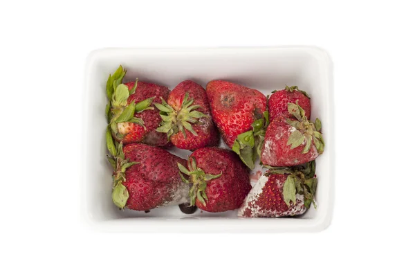 Fresas en tazón blanco —  Fotos de Stock