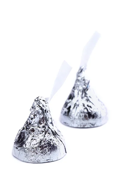 Dwie czekolady pocałunki — Zdjęcie stockowe