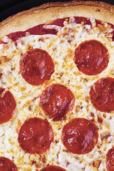 Pizza tentadora de pepperoni —  Fotos de Stock