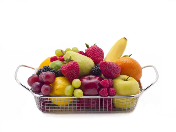 Корзина свежих фруктов — стоковое фото