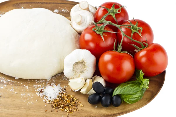 Ingredientes de pizza na mesa — Fotografia de Stock