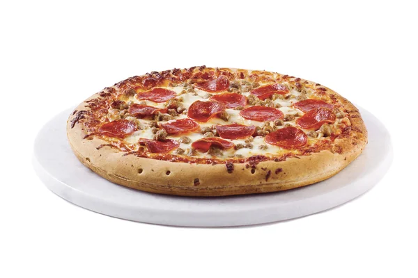 Pizza isolée sur blanc — Photo