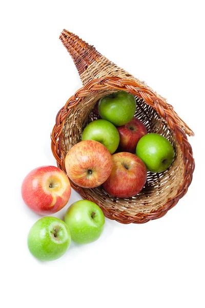 Elma ve sepet kapatın — Stok fotoğraf