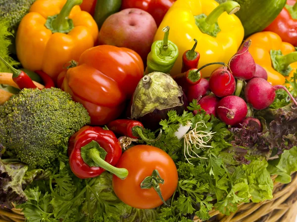 Bliska koszyka warzywa — Zdjęcie stockowe