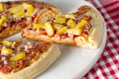 Hawaiian pizza clipart