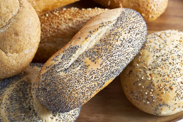 Ассорти из французского хлеба — стоковое фото