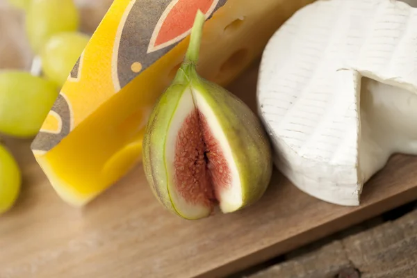 Fig with cheese — Stock Photo, Image
