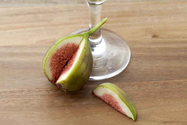 Fig and wine glass — Stock Photo, Image