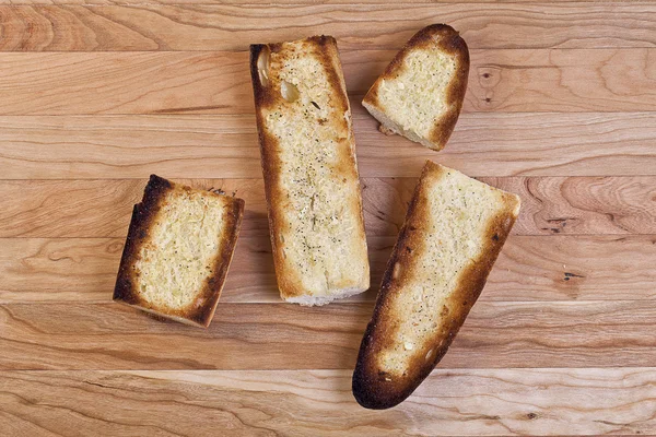 ชิ้นขนมปังปิ้ง — ภาพถ่ายสต็อก