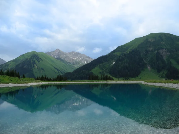 stock image Mountain lake