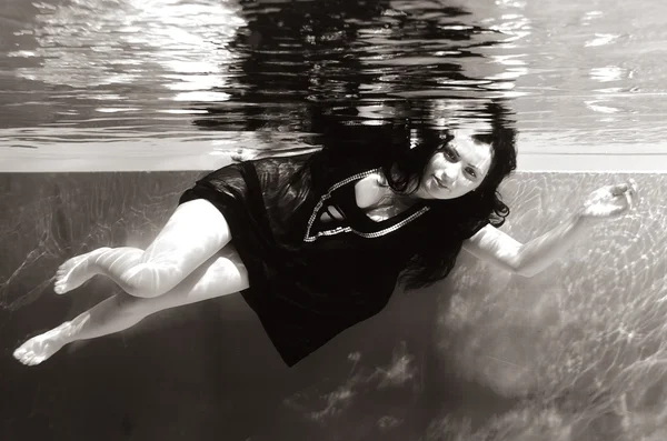 Under watergirl monochrome — Stock Photo, Image