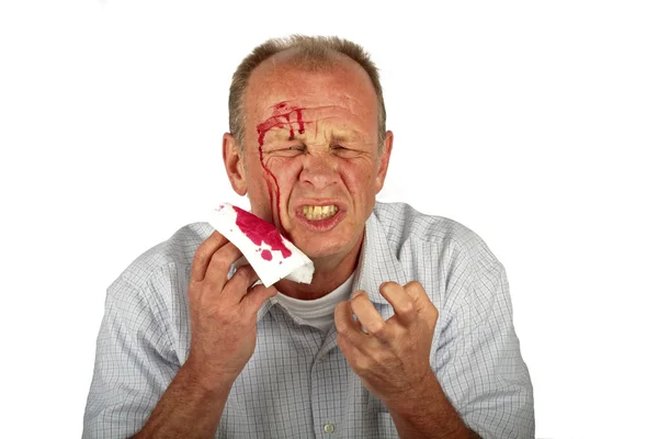 Zraněný muž s tváří plné krve — Stock fotografie