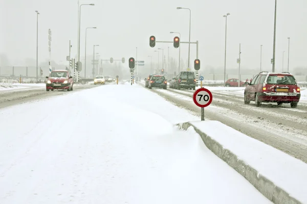 De beroemde a9 in een sneeuwstorm in de winter in de buurt van amsterdam Nederland — Stockfoto