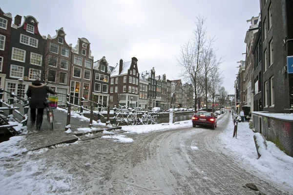 Amsterdam innevata nei Paesi Bassi — Foto Stock