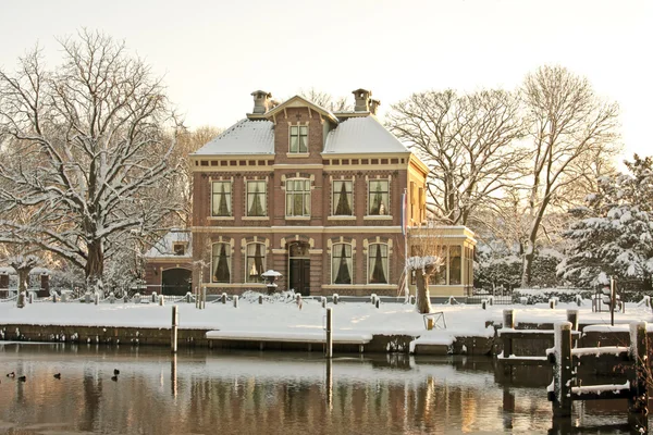 Dom na wsi z Holandii — Zdjęcie stockowe