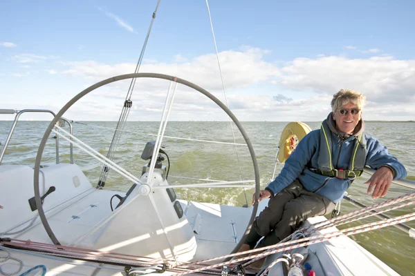 Sailing on the IJsselmeer in the Netherlands on a beautiful sunny day — Stock Photo, Image