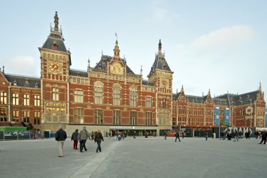 Amsterdam 'daki merkez istasyon Hollanda