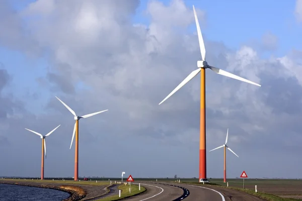 Moulins à vent à la campagne aux Pays-Bas — Photo